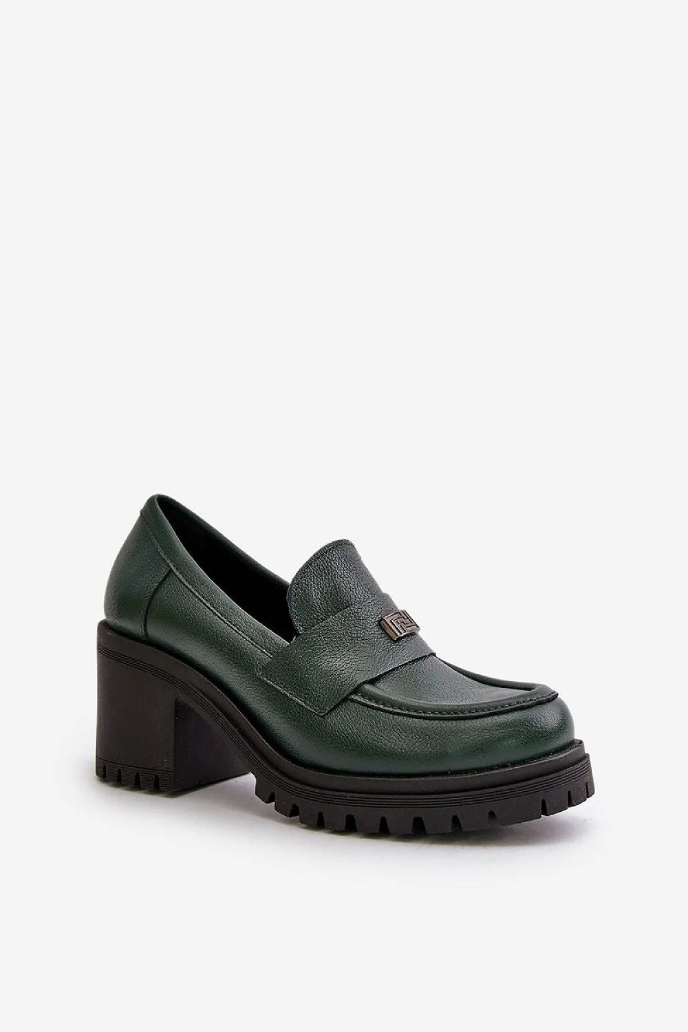 mocassins femmes cuir naturel vert foncé grainé arrondi empeigne ornement métallique discret doublure confortable semelle crantée talon bloc stable