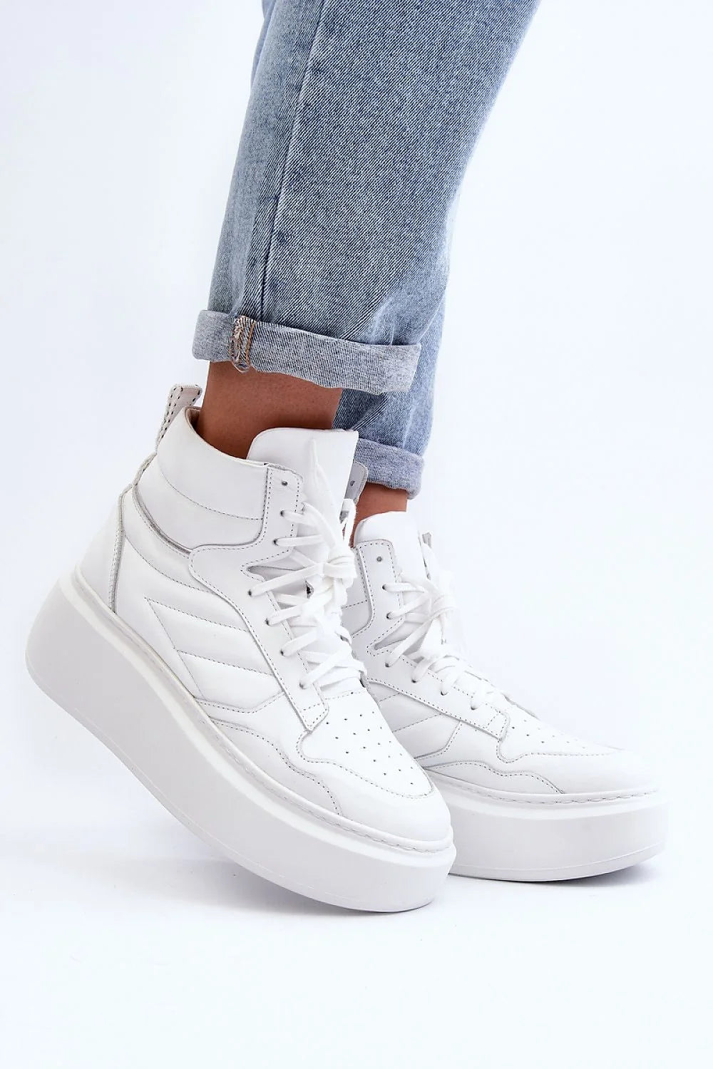 Chaussures de sport pour femmes plateforme cuir naturel design moderne haute cheville lacing perforations occasion printemps décontracté tendance streetwear