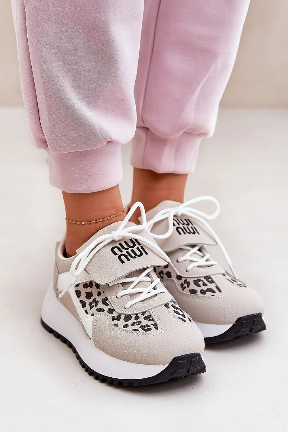 Chaussures de sport modernes pour femmes, style élégant, motif léopard, confort maximal, occasion quotidienne