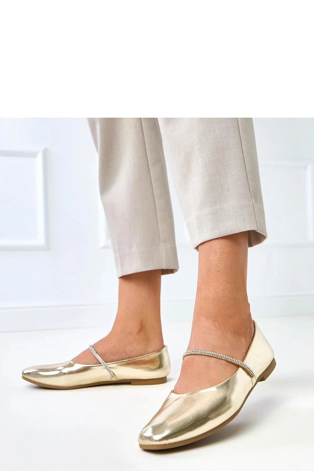 ballerines femme dorées métalliques cuir écologique brillantes bout carré bride fine strassée zircons semelle plate beige intérieure confortable élégantes