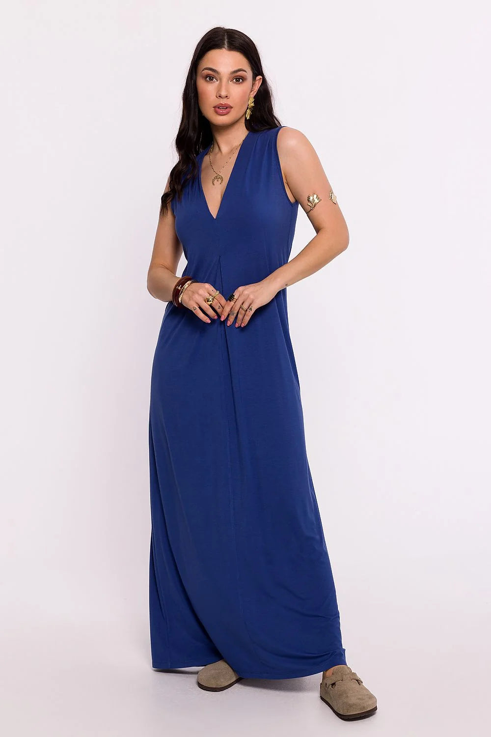 Robe de jour Be Wear longue maille viscose bleu vif encolure V sans manches bijoux dorés