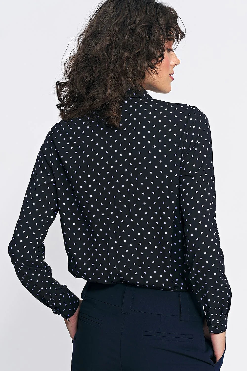 Chemise élégante pour femme manches longues col classique motif pois noir et blanc viscose 100% tailles 34-42