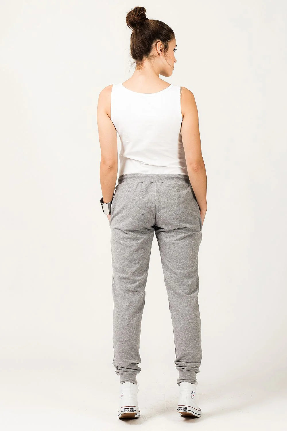Pantalon de jogging en coton gris style décontracté confortable avec poches pour moments détente