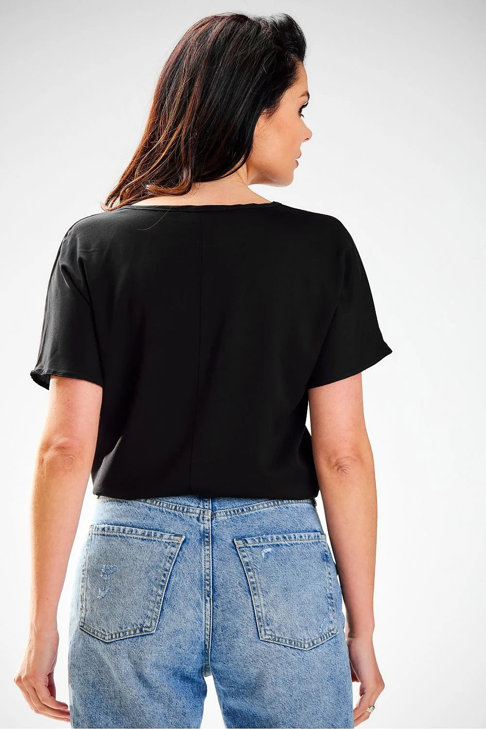 T-shirt femme noir minimaliste en coton confortable coupe droite manches courtes épuré élégant occasionnels décontracté