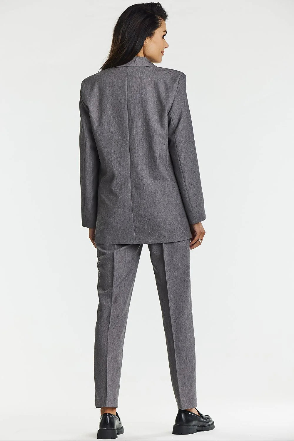 Tailleur femme blazer pantalon gris anthracite coupe classique épaules structurées bouton unique col à revers
