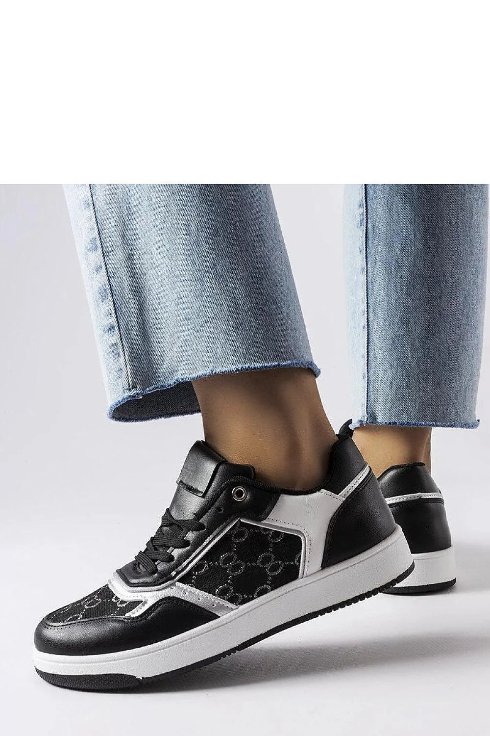 baskets Solea femmes noir blanc cuir similicuir semelle blanche sportchic col rembourré contrefort renforcé surpiqûres œillets métalliques lacets antidérapant amorti