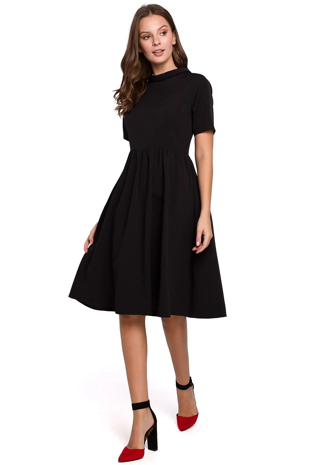 Robe en polyester élasthanne rouge vif élégante manches courtes col rond jupe évasée femme
