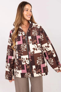 veste matelassée capuche patchwork géométrique marron crème rose motifs végétaux doudoune courte coupe droite longueur hanches zippée légère