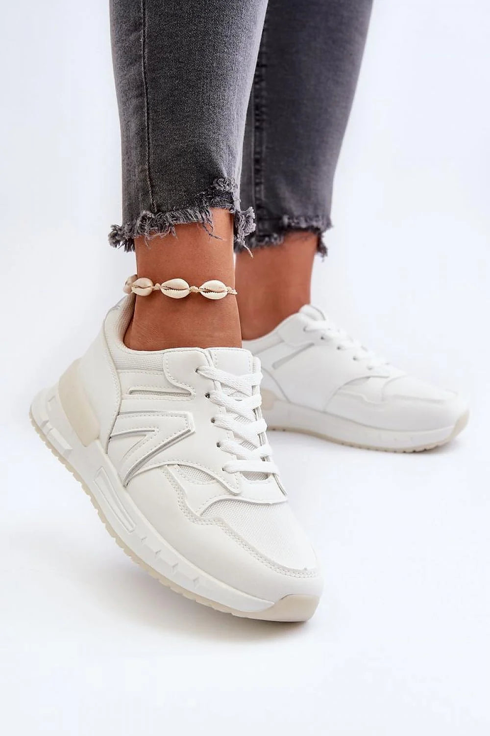 sneakers femme blanches plateforme cuir synthétique textile respirant semelle épaisse crantée talon surélevé amorti lacets minimaliste casual confortable élégantes rétro