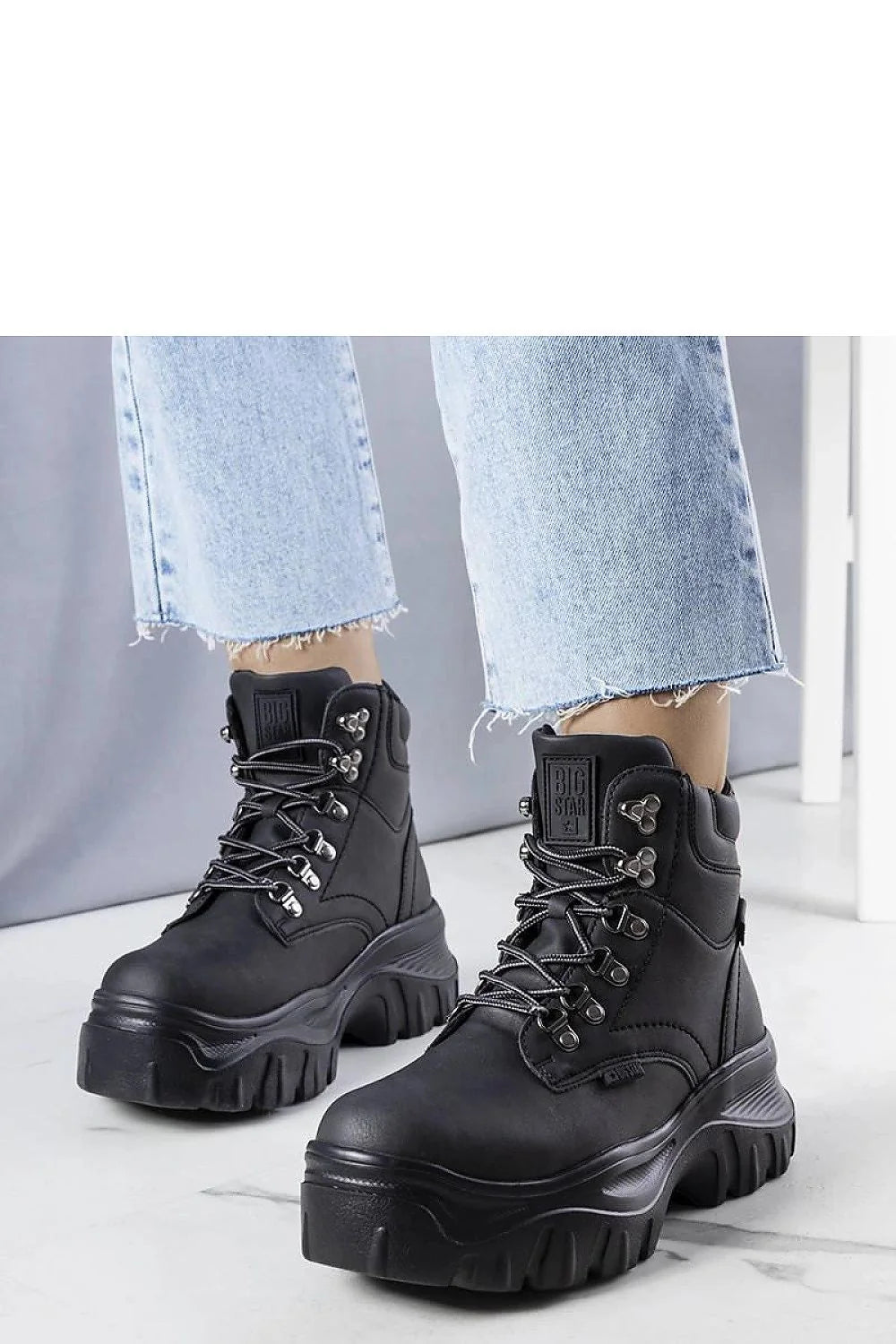 bottines montantes femme plateforme noir cuir synthétique semelle crantée laçage crochets métalliques rembourrées memory foam waterproof adhérence urbaine robuste