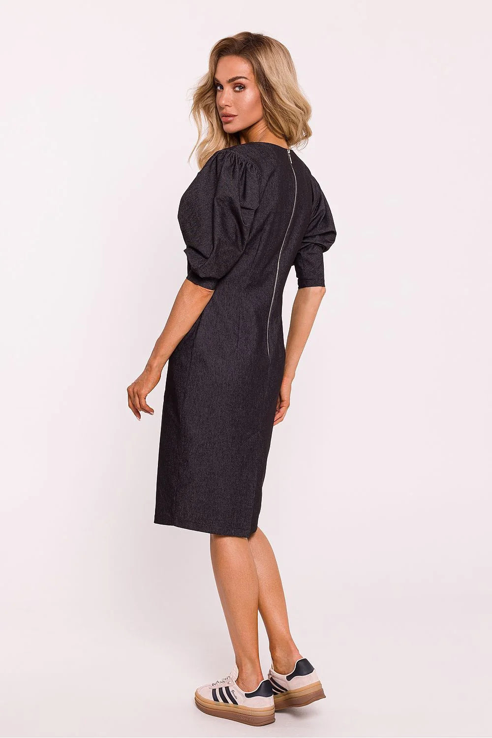 Robe de jour élégante effet denim coupe crayon manches ballon coloris gris foncé taille ajustable femme