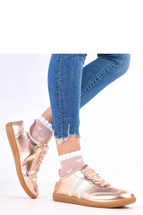 baskets femme basses similicuir métallisé rose doré lacets satin bandes blanches tressées bout rond semelle gomme caramel confortable