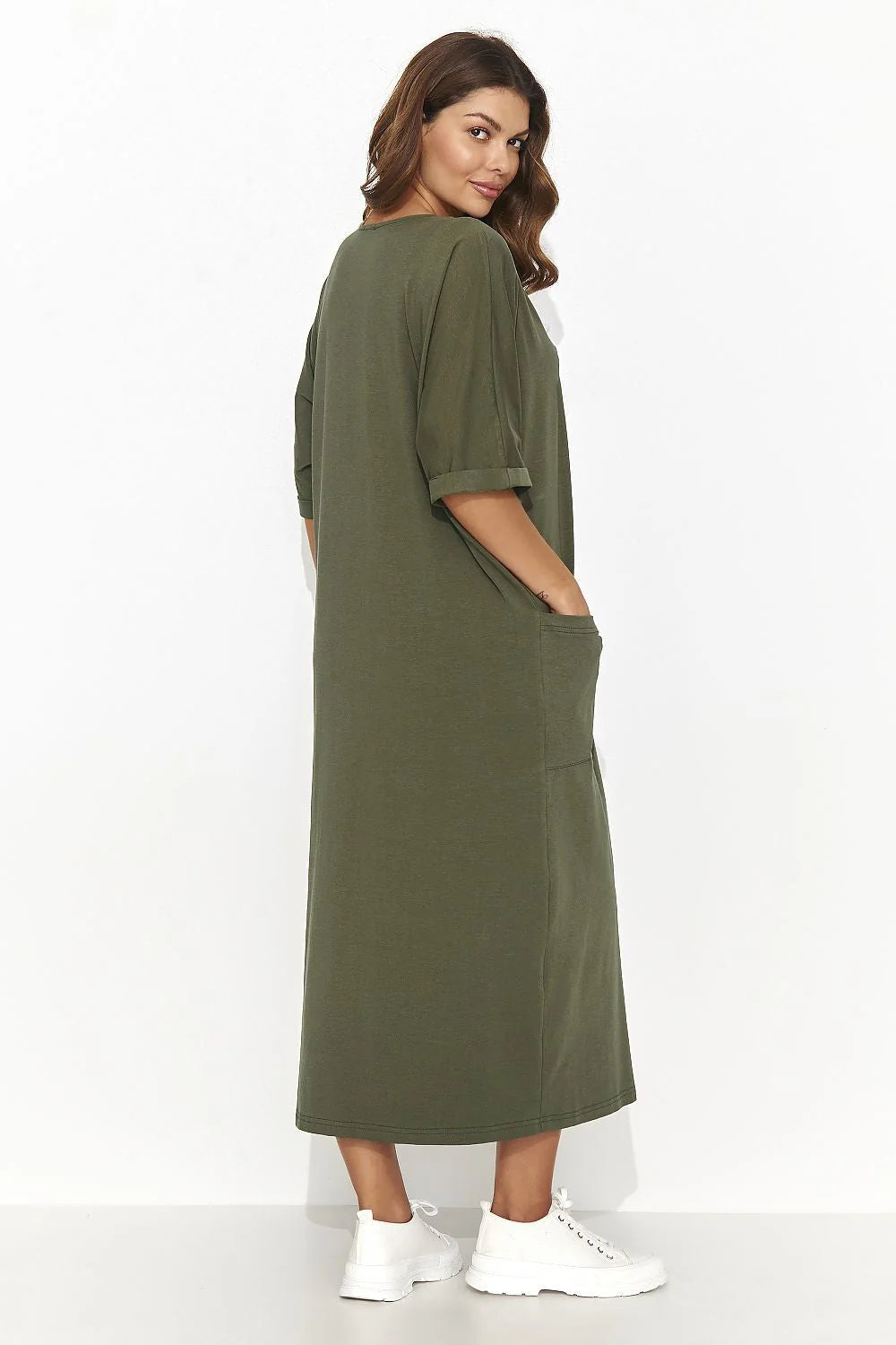 robe longue décontractée manches courtes décolleté V poches plaquées kaki olive oversize coupe droite fluide jersey stretch douce respirante élégante