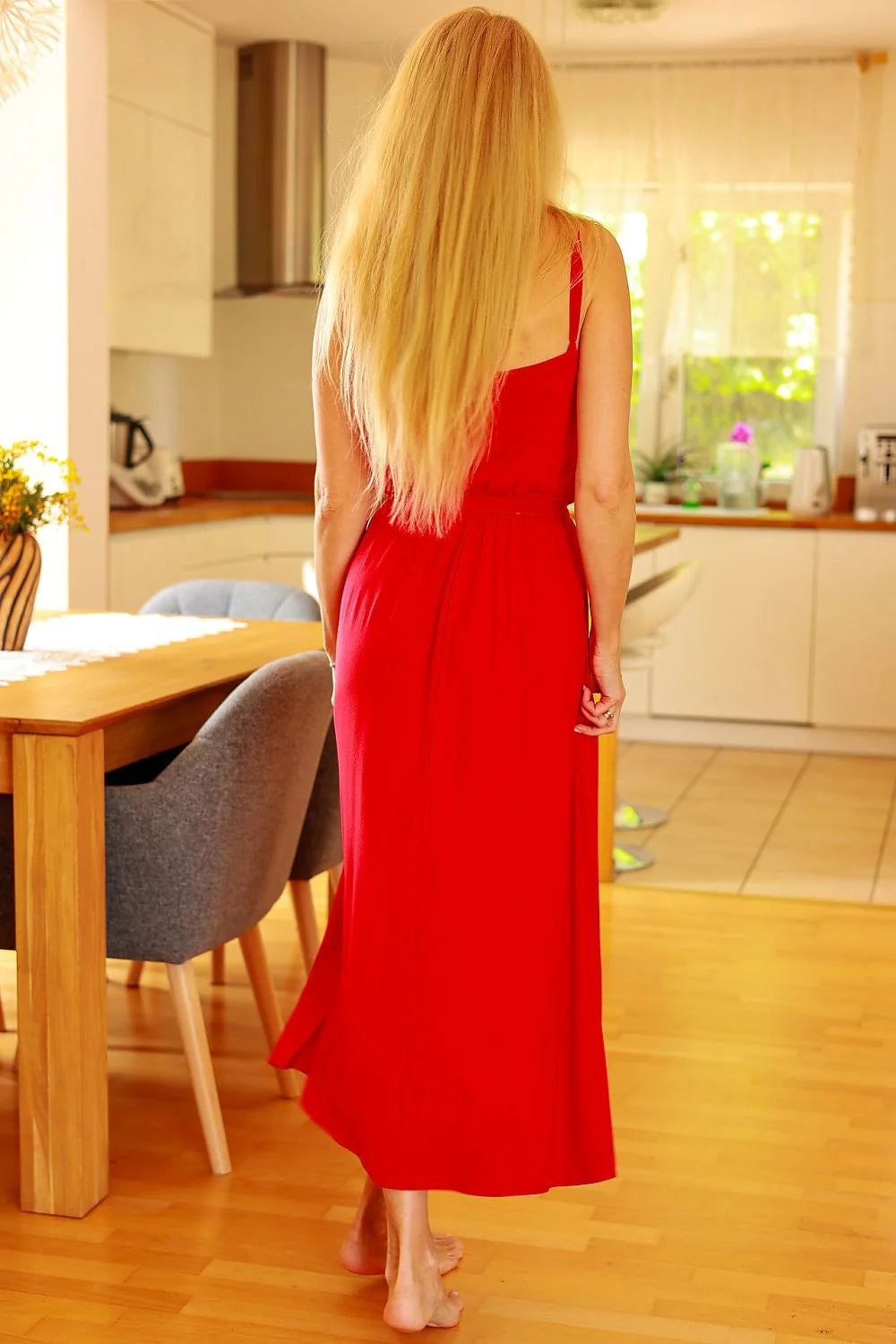 robe longue femme rouge vif fluide viscose bretelles fines taille cintrée ceinture élastique nouée fente latérale