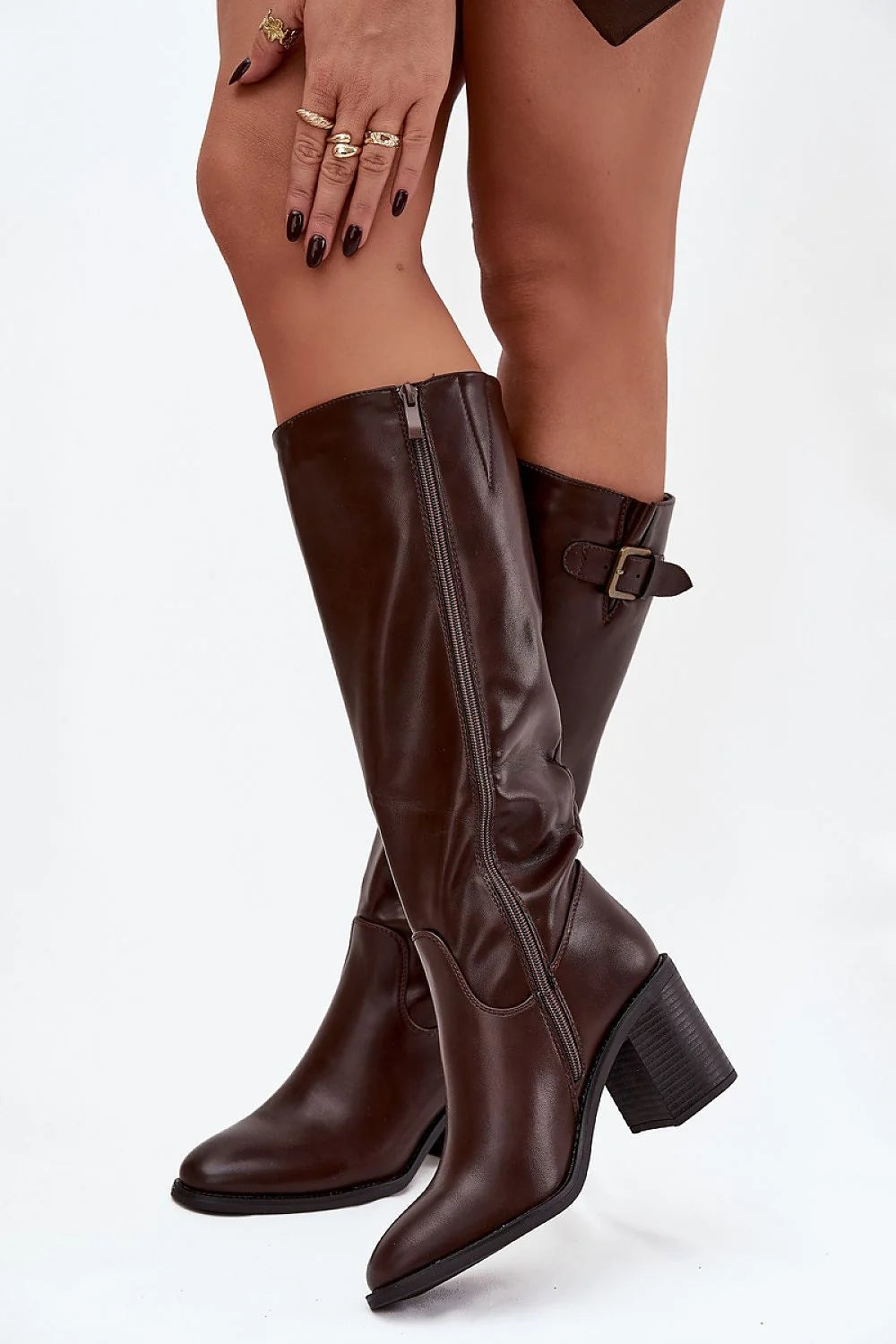 bottes montantes femme cuirartificiel marronfoncé tigehaute boutarrondi talon8cm talonstable fermetureeclair bouclemetalvieilli doubluremousse confort chaleur polyvalentes élégantes intemporelles
