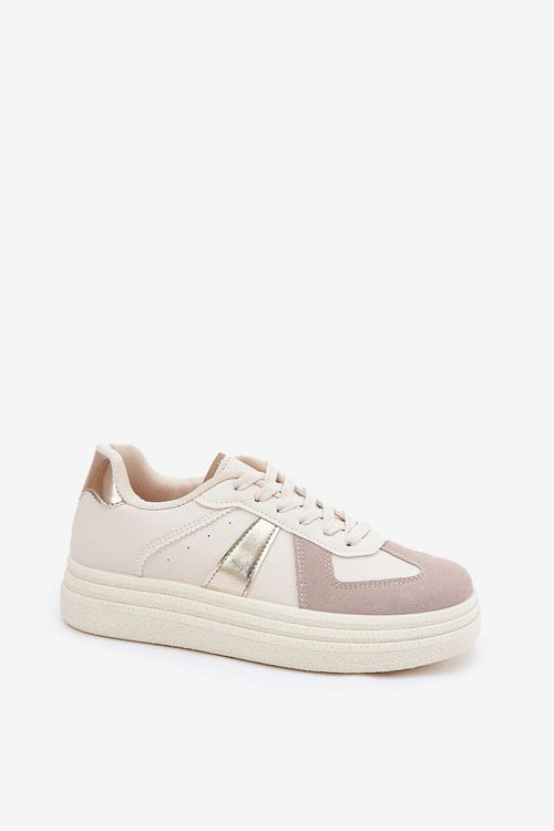 baskets femme basses plateforme semelle épaisse texturée cuir synthétique empiècements suédés bande dorée perles bracelet cheville lacets blancs beige rétrochic