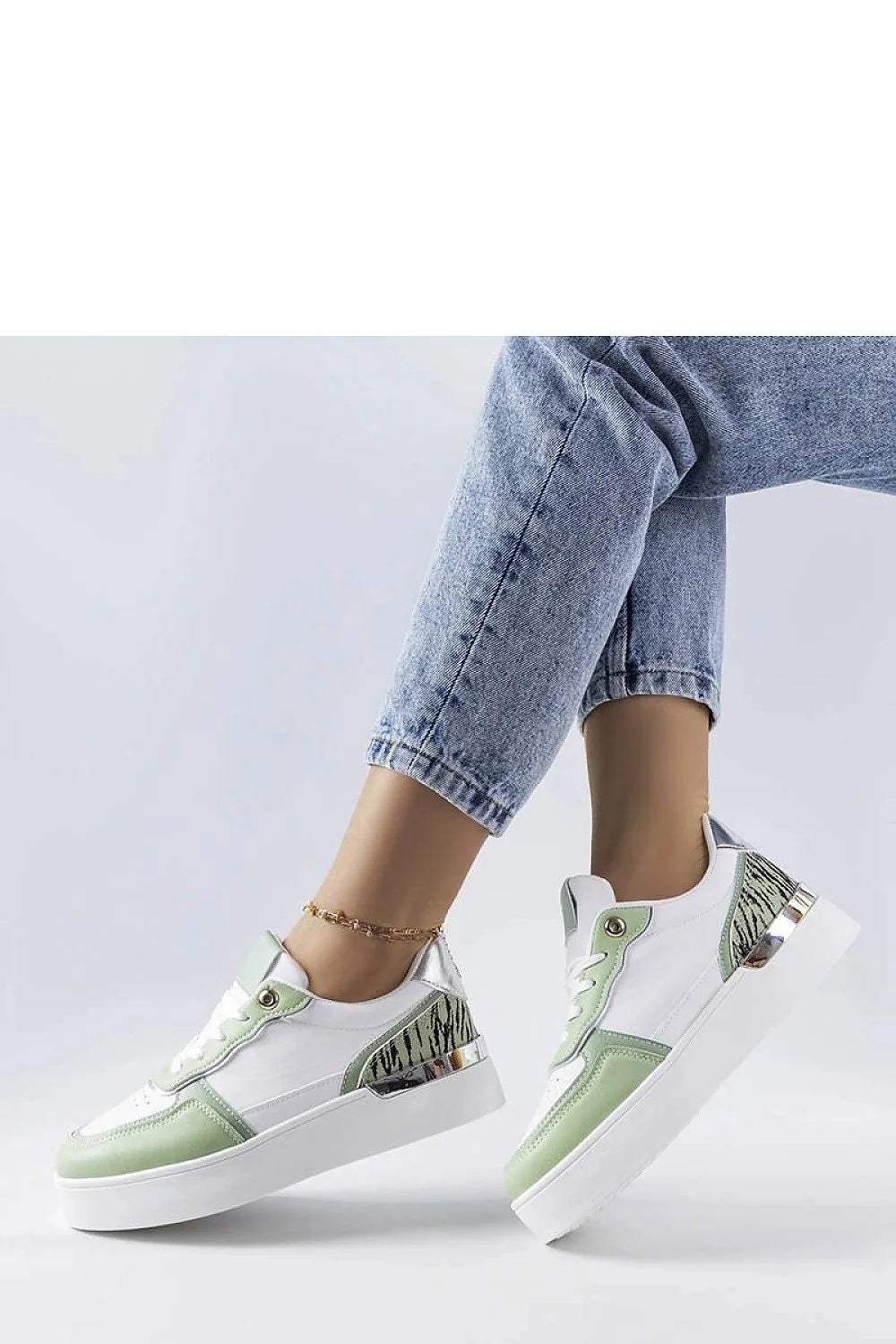 Baskets mode pour femme design moderne élégant vert pastel blanc cuir synthétique plateforme confortable lacets dorés occasion été