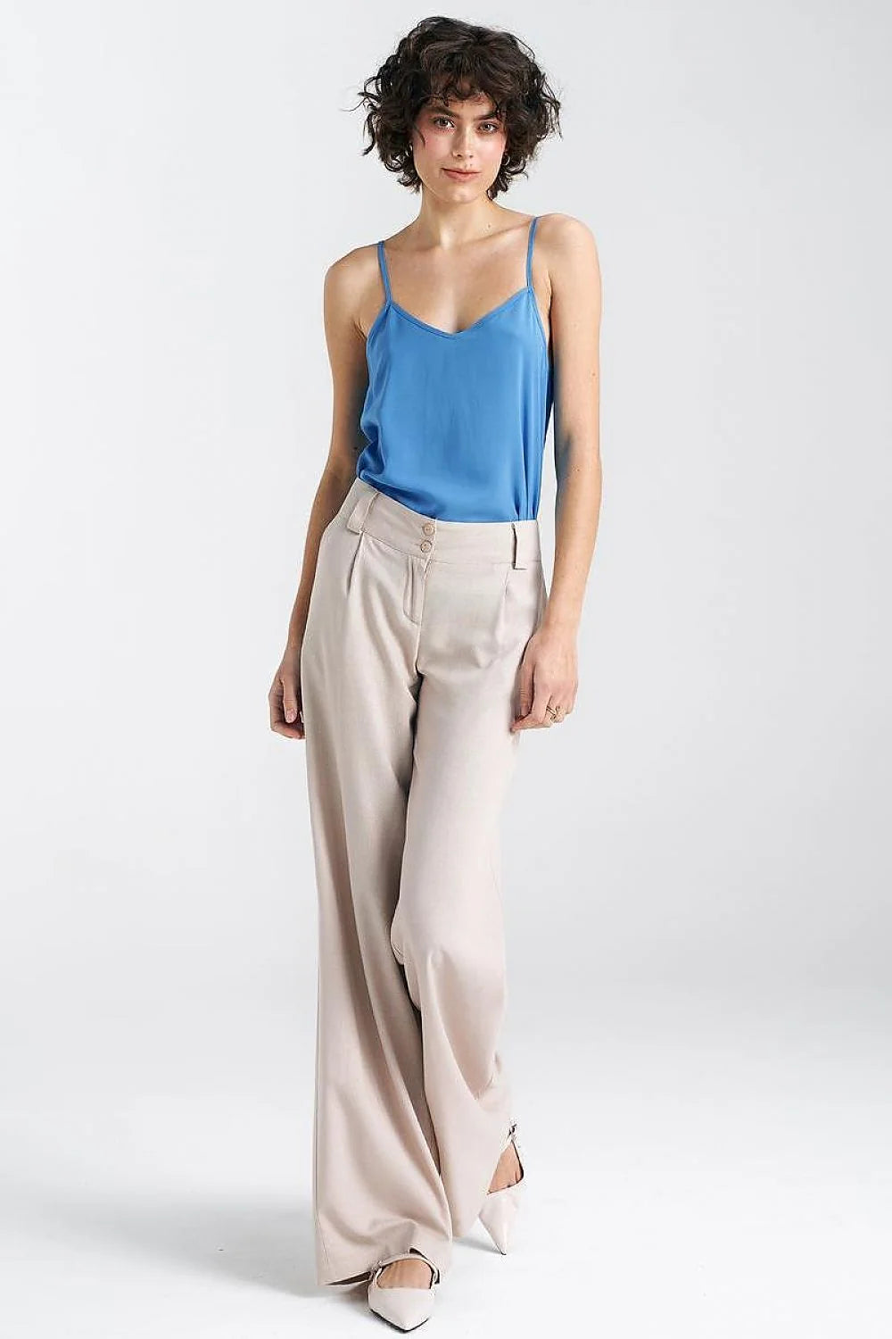 Débardeur à bretelles fines en viscose douce, couleur bleu clair, coupe ajustée, style minimaliste et moderne pour femmes