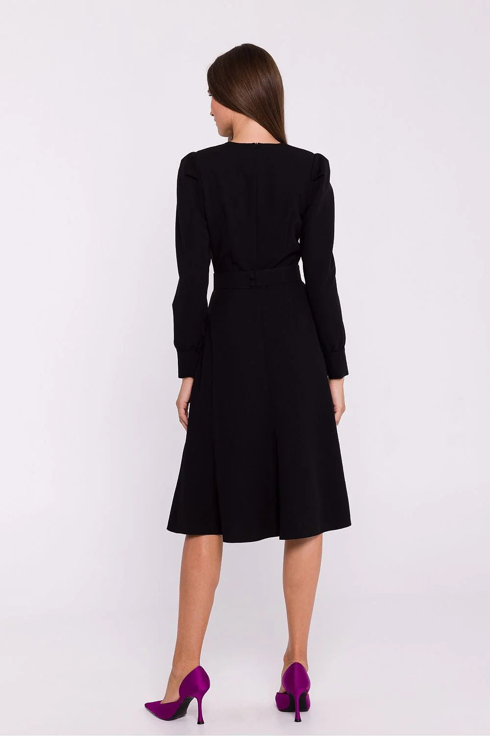 Robe noire classique pour femme manches longues épaulettes A-line midi ajustée ceinture dos couvert polyester elasthanne