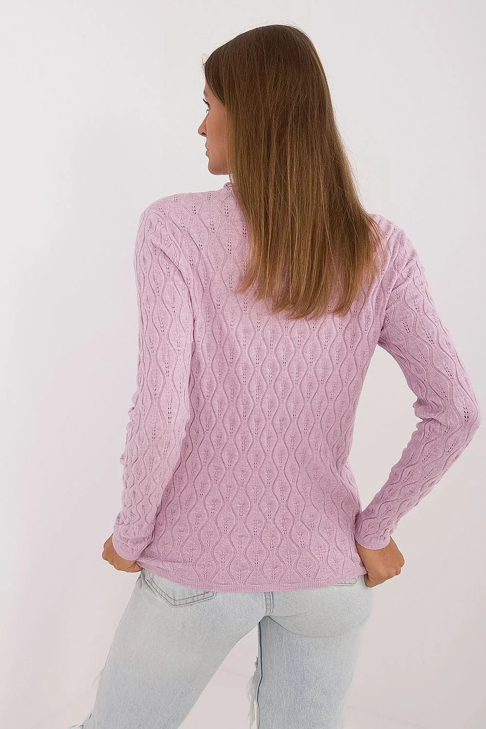 Pull femme col roulé motif torsadé couleur lilas doux matériau doux et chaud coupe ajustée manches longues finitions soignées