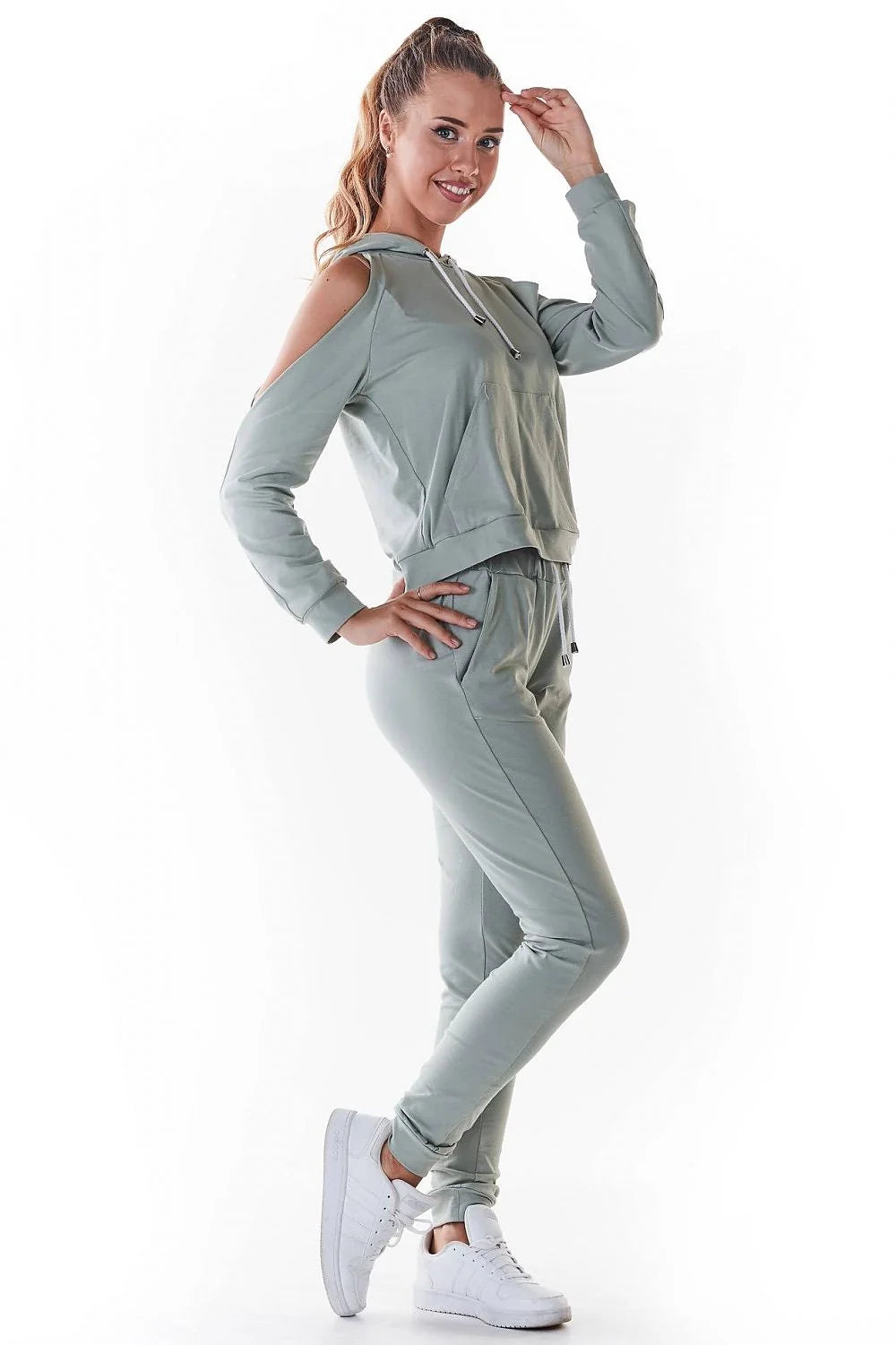 Ensemble jogging femme coton style décontracté chic confortable capuche poches ajusté maison ville
