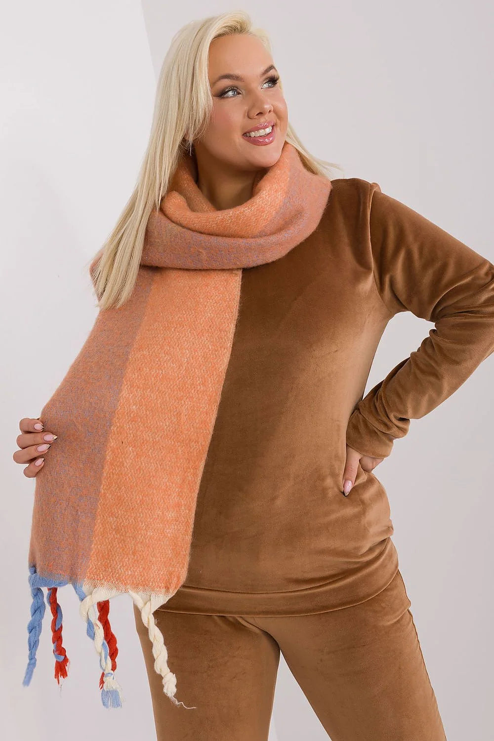 écharpe laine molletonnée franges colorées oversize longue large maille brossée pelucheuse corail lavande tricolore chaude polyvalente volumineuse tressées