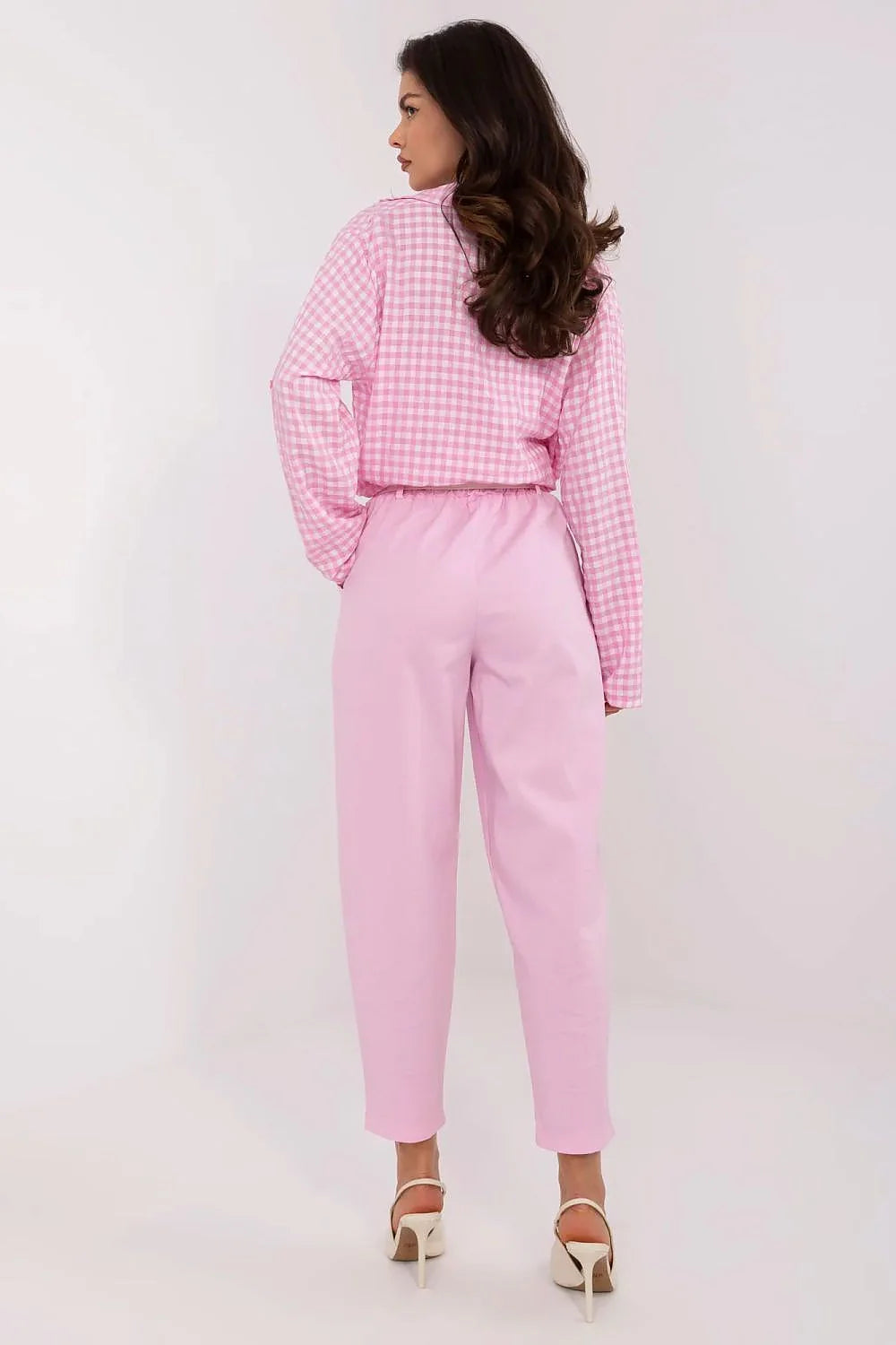 Ensemble femme crop top vichy shirt pantalon taille haute rose pâle look décontracté chic occasion journée