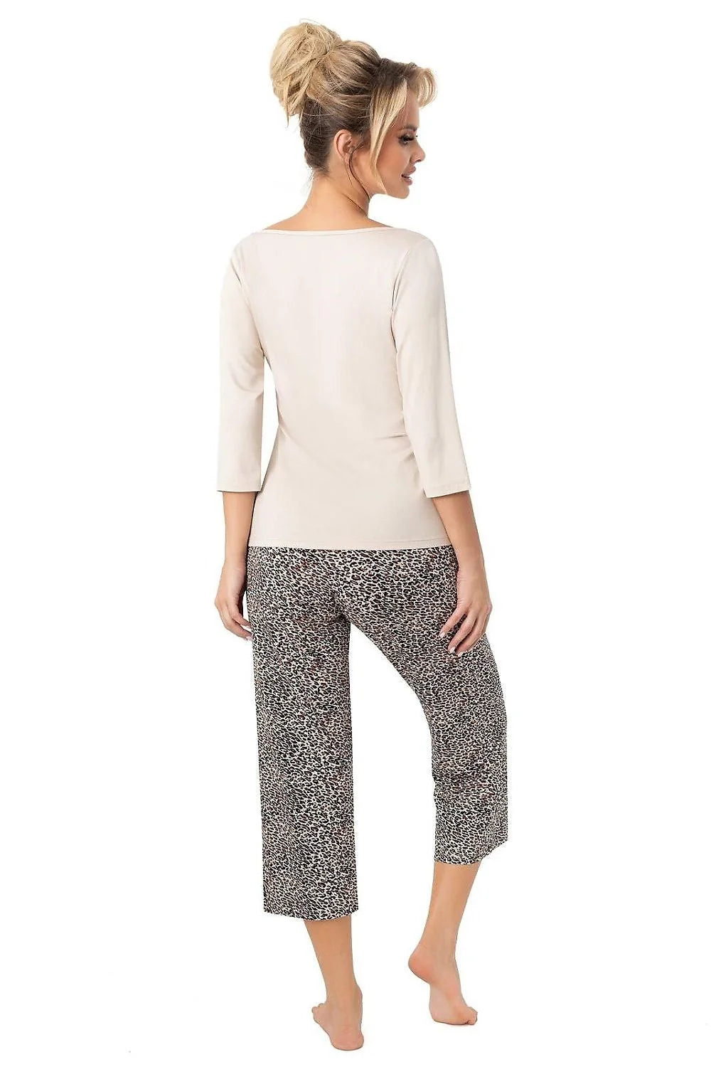 pyjama femme viscose délicate respirante confortable ajustée silhouette haut manches trois quarts encolure bateau pantalon taille élastique imprimé léopard