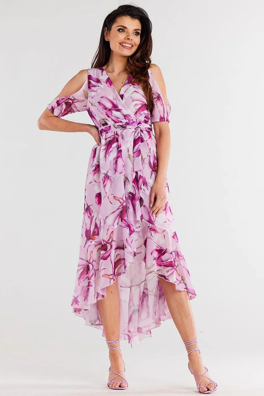 Robe élégante pour femme motifs floraux coupe asymétrique tissu léger manches courtes encolure V ceinture assortie