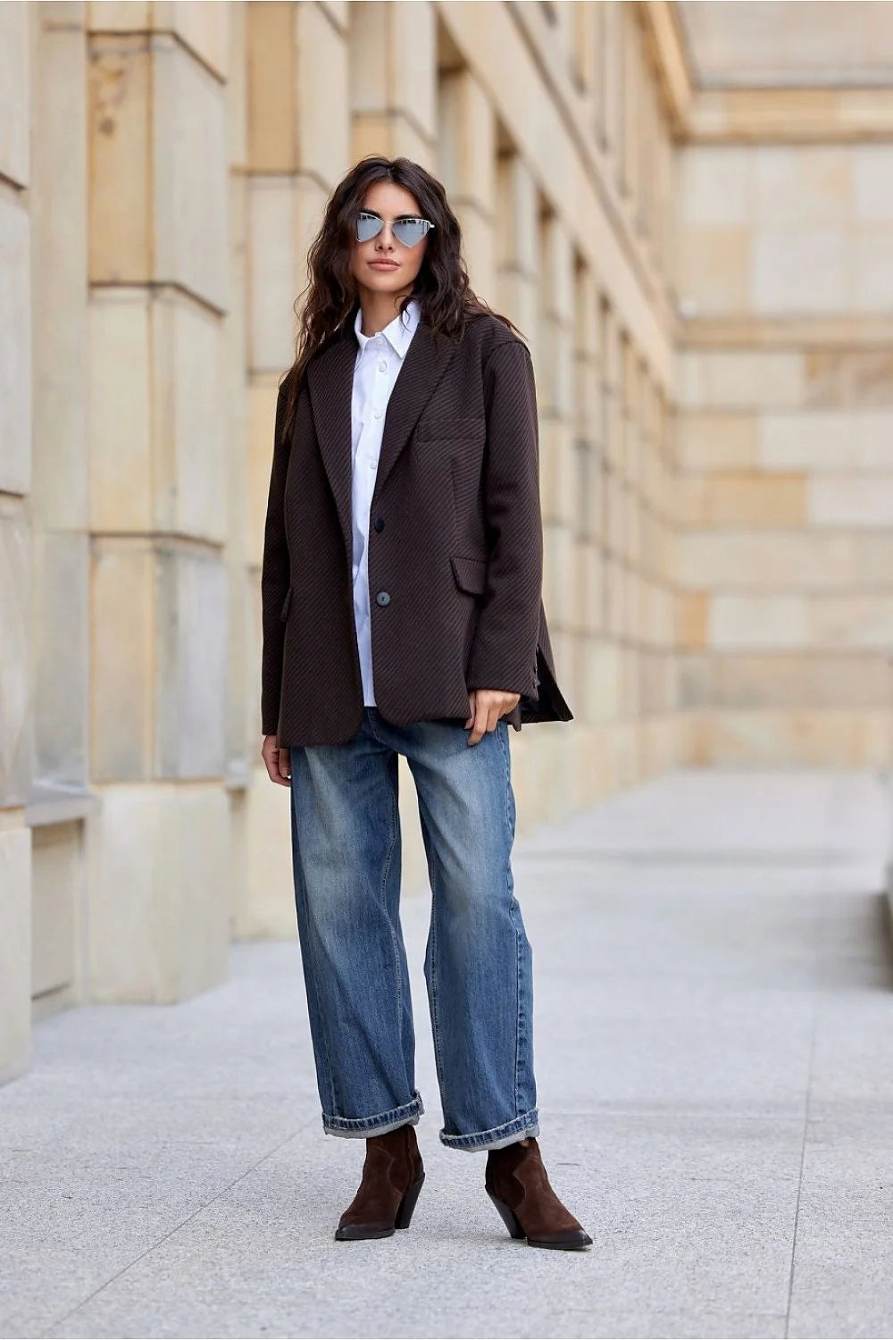 Veste Roco Fashion oversize design contemporain marron profond manches longues boutons assortis poches rabat femme