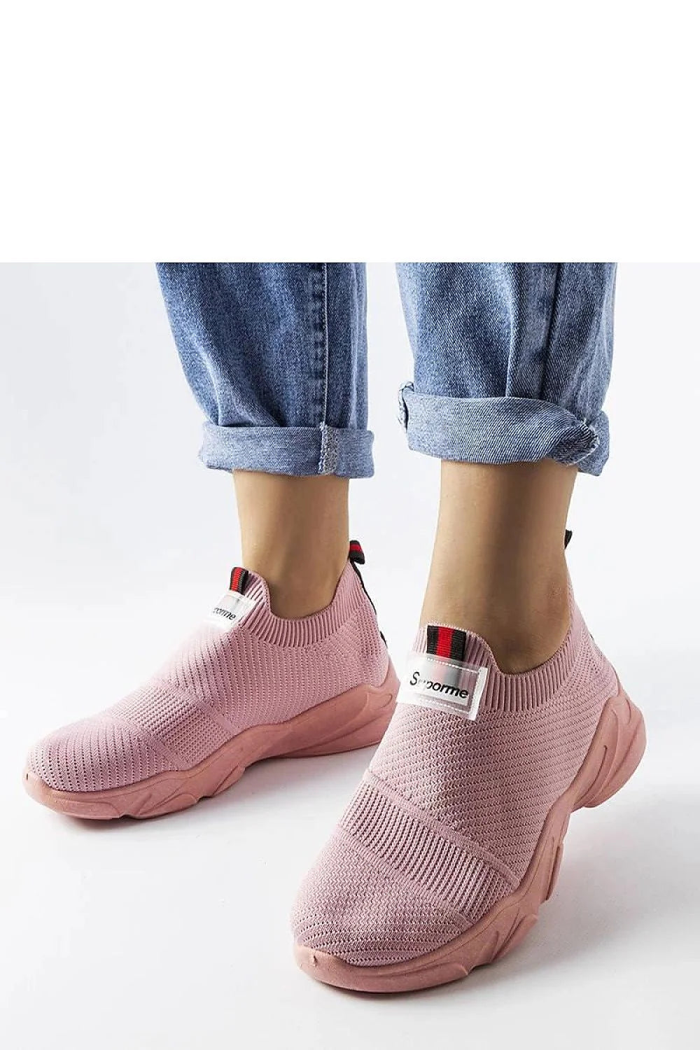 Chaussures de sport Solea pour femmes, design moderne, maille respirante, semelle amortie, couleur rose pastel, style sportif, sans lacets, collection été, confort maximal, idéales pour les journées chaudes, baskets minimalistes