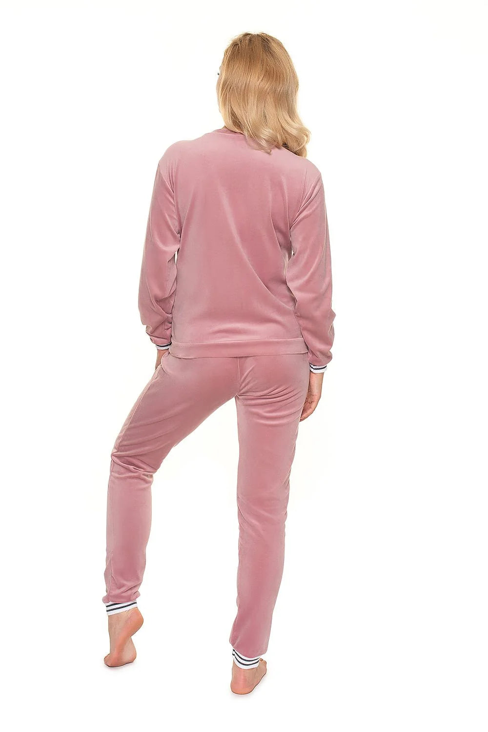 Ensemble pyjama femme en velours noir manches longues col rond confortable loungewear chic élégant