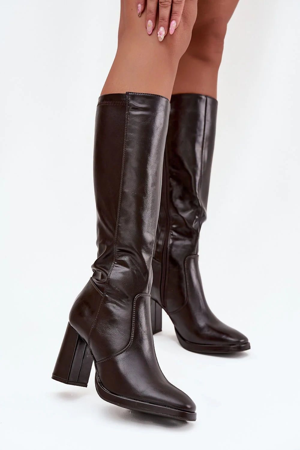 bottes hautes femme cuir écologique noir talon colonne stable bout pointu coutures structurées fermetureeclair doublure fourrure confortable polyvalente bureau soirée