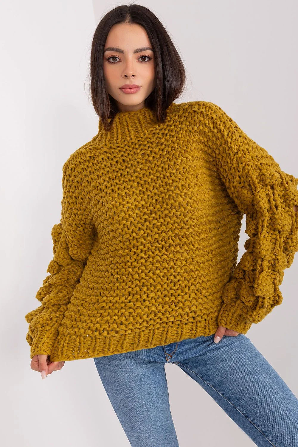 Pull tricoté pour femme jaune moutarde manches bouffantes texture épaisse style casual hiver 2023
