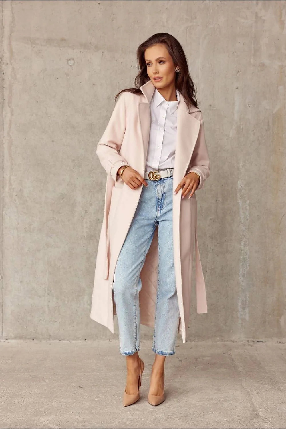 Manteau classique pour femme longue droite couleur rose pâle col à revers ceinture en tissu manches longues lanières boucles poches latérales