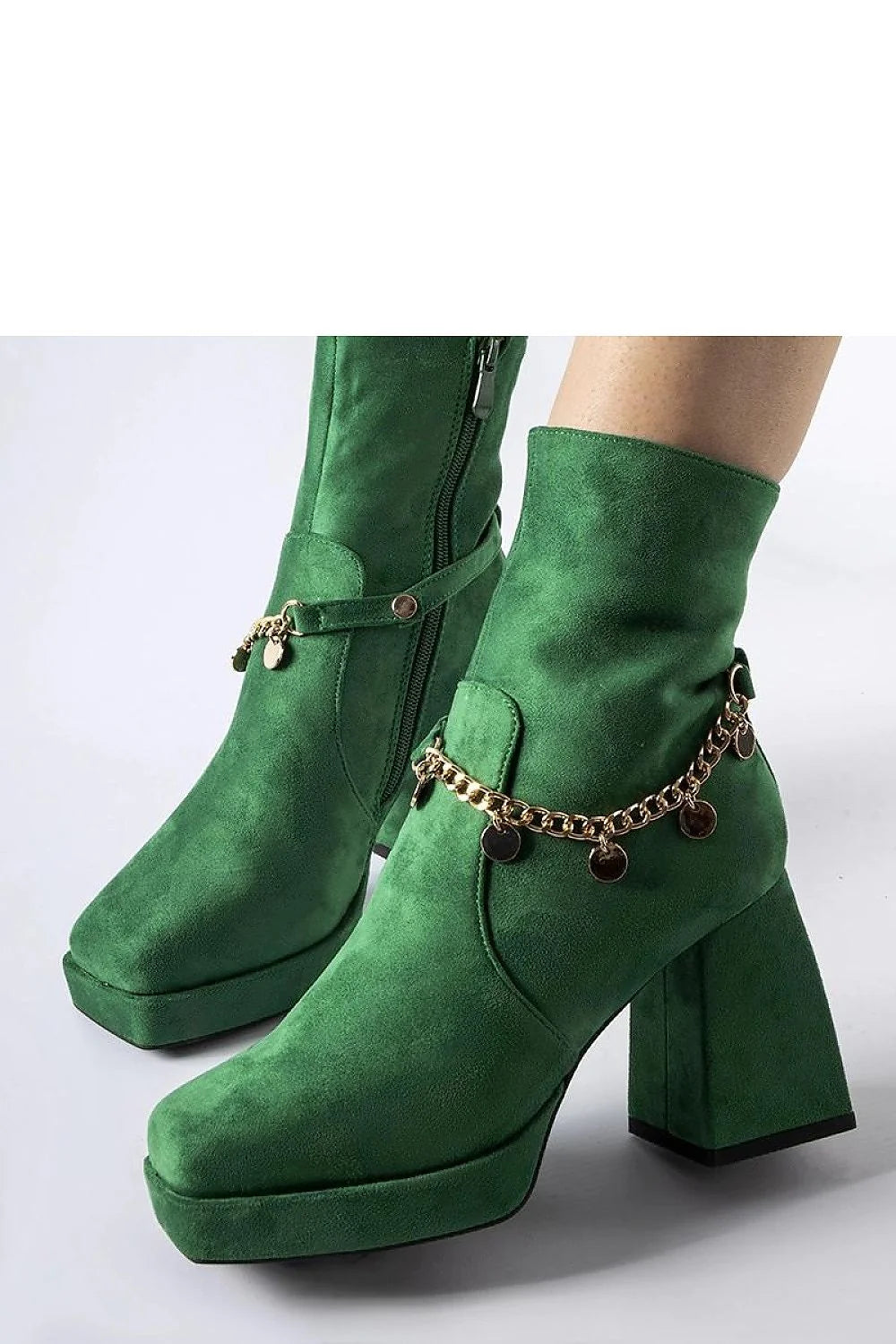 Bottes à talons carrés vertes en daim femmes, style audacieux, fermeture éclair, chaîne dorée, confort thermique, idéales pour soirées ou tenues quotidiennes