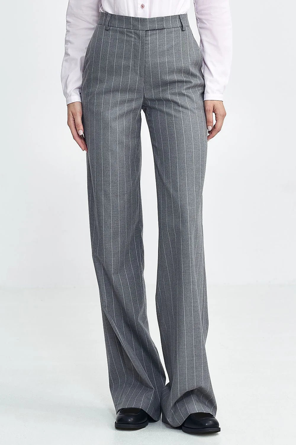 Pantalon long pour femme Nife élégant coupe ajustée rayures verticales blanches gris tailles hautes jambes évasées fermeture éclair cachée