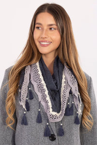 foulard triangulaire féminine élégante viscose délicate légère maille dentelle crochetée bordure crème bleu marine lilas pampilles perles nacrées bohème chic