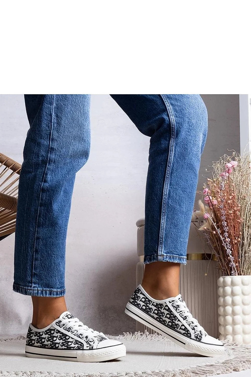 Baskets pour femme modernes design épuré motif graphique blanc noir lacets ajustables tige basse semelle caoutchouc respirante confortable style casual urbain été automne hiver