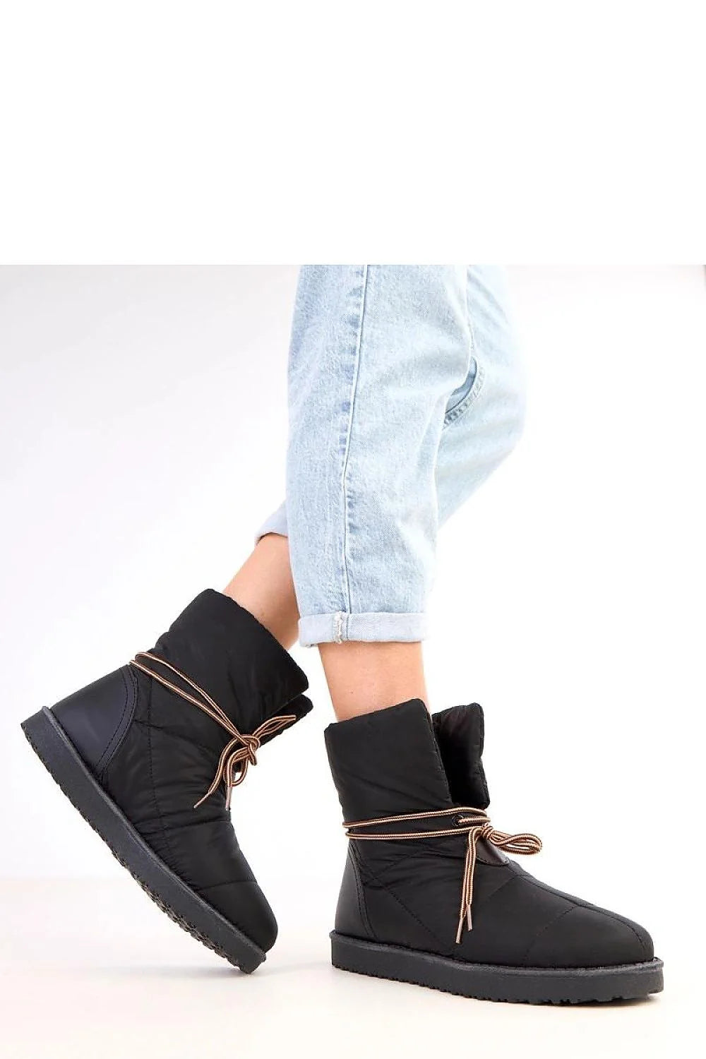 bottes neige femme après ski mi mollet matelassées puffer noires tissu technique isolant arrondie rembourrées lacet cordon beige semelle antidérapante