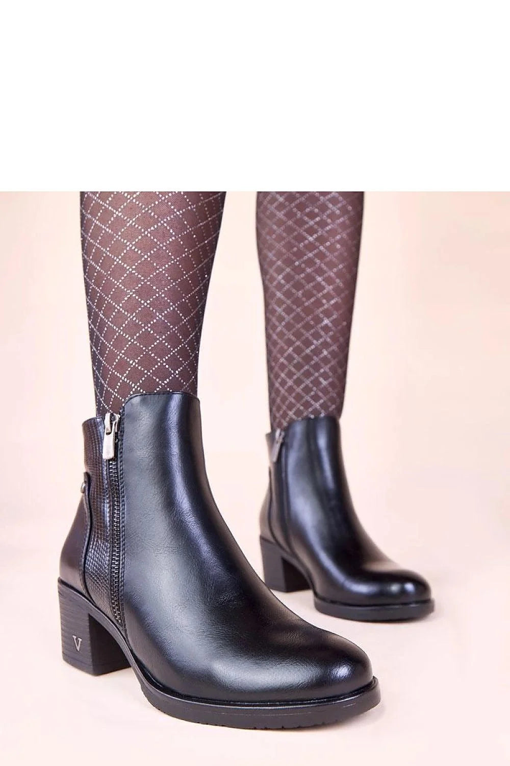 bottines femme cheville cuir synthétique noir talon bloc stable moyen tige décorative côtelée fermeture zippée semelle crantée doublure chaude Gemre