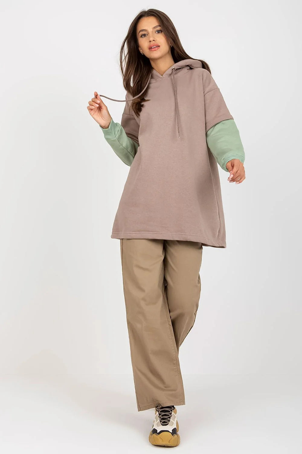 Sweatshirt à capuche femme style décontracté coupe ample coton élasthanne couleur taupe manches longues capuche ajustable