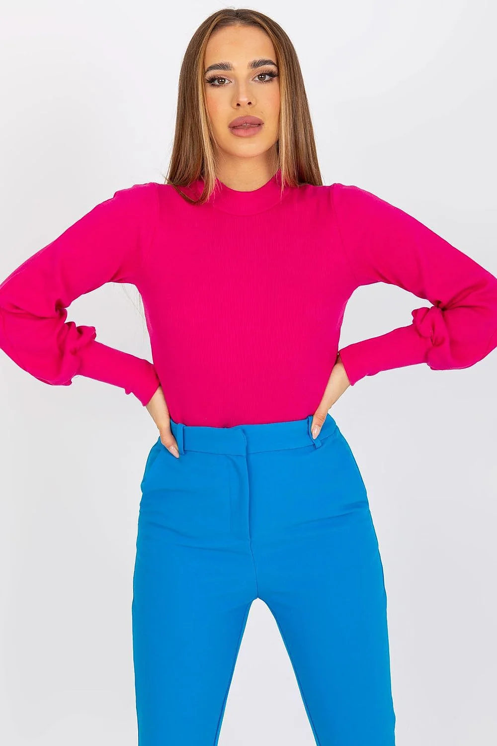ensemble chemisier pull col montant maille fine côtelée fuchsia vif manches longues bouffantes poignets froncés haut ajusté pantalon