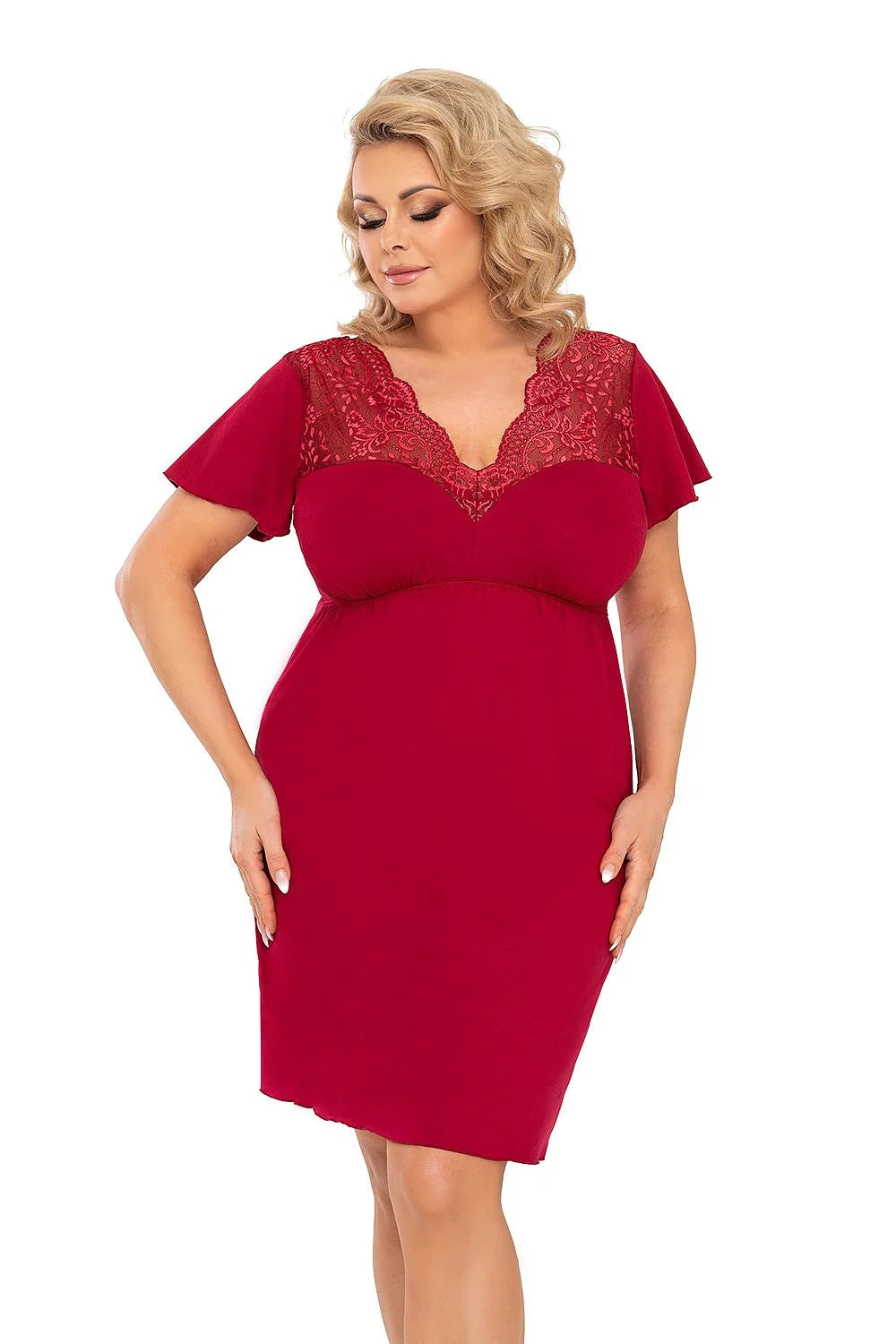 Chemise de nuit élégante pour femme en dentelle et tulle manches courtes décolleté V couleur rouge profonde ajustée buste finitions soignées polyvalente soirée