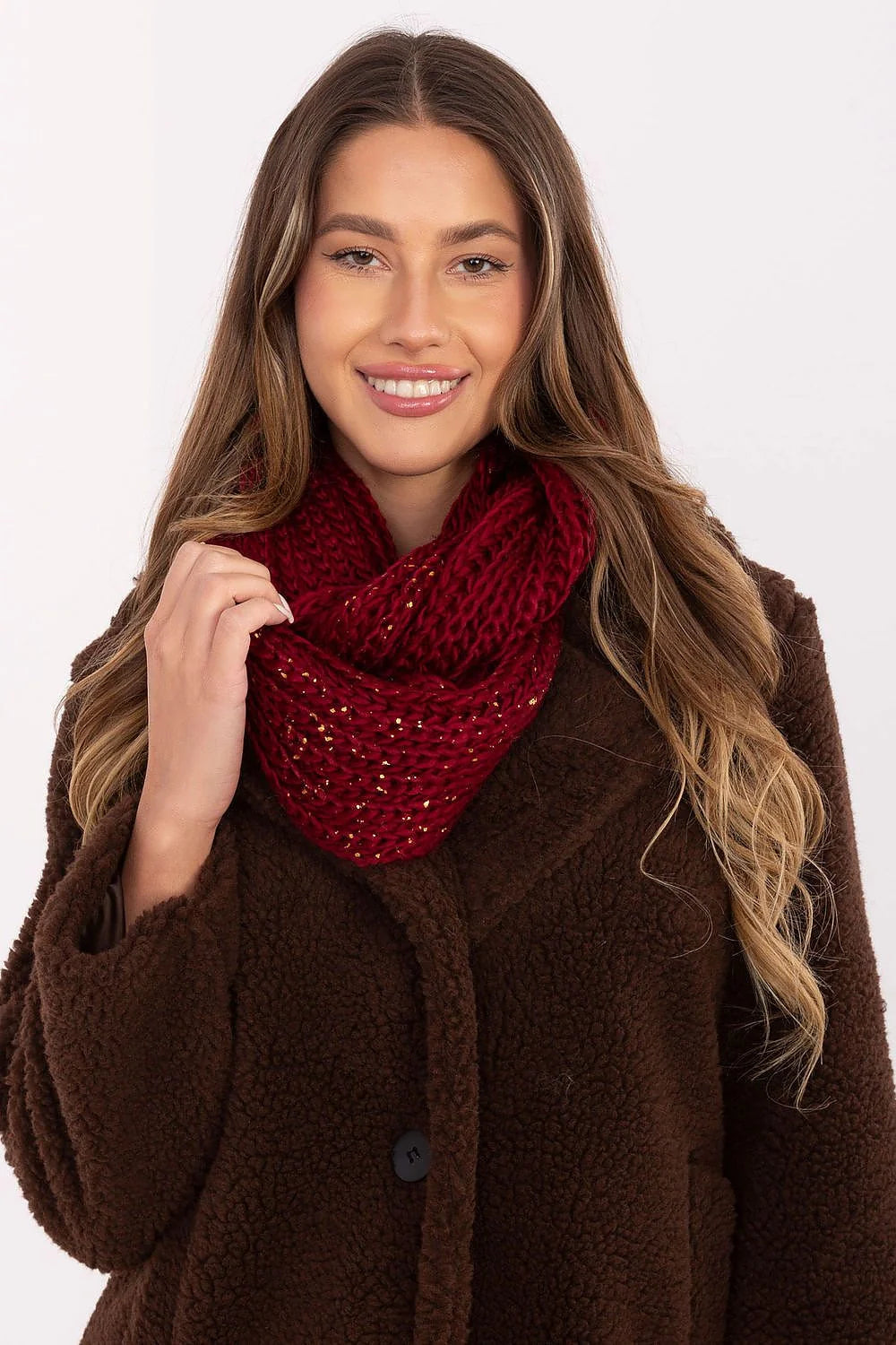snood écharpe tube grosse maille tricotée bordeaux brique enveloppant court col chaud hiver douillet fils métallisés dorés polyester confortable durable