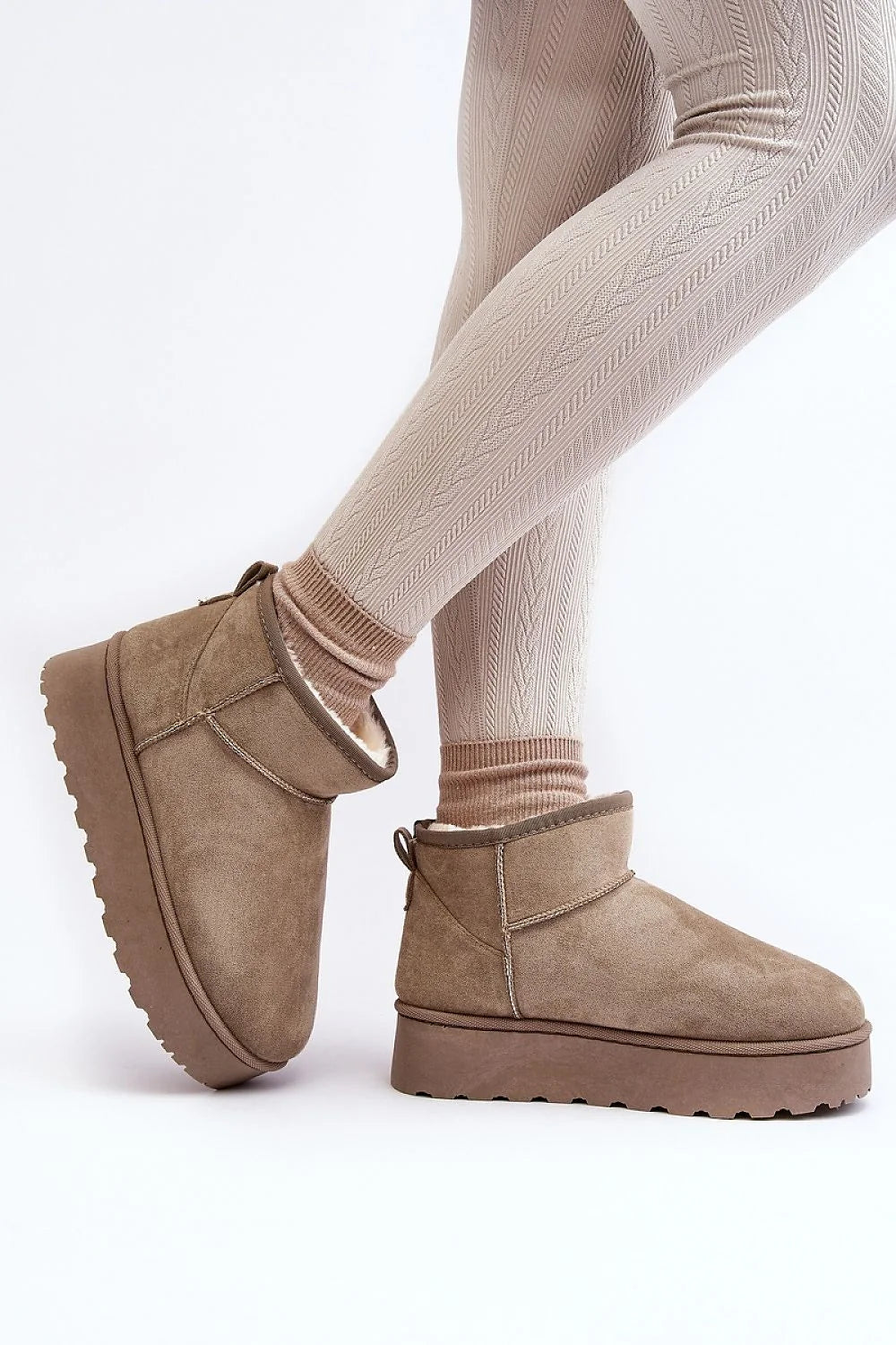 bottines neige stepin style modernes ecosuede taupe fourrure synthétique doublure chaude plateforme crantée caoutchouc slipon isolantes