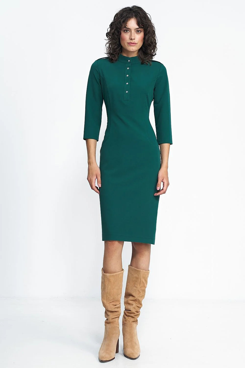 Robe élégante vert émeraude tissu élasthanne silhouette ajustée manches 3/4 dos nu taille ajustable femme