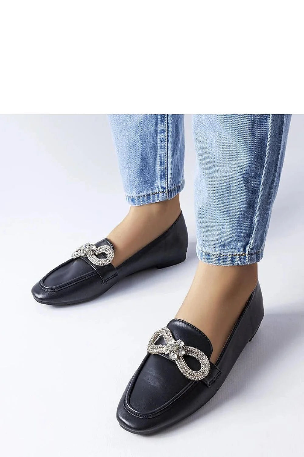 Mocassins élégants pour femme design moderne boucle strass cuir noir écologique confortable occasion soiré