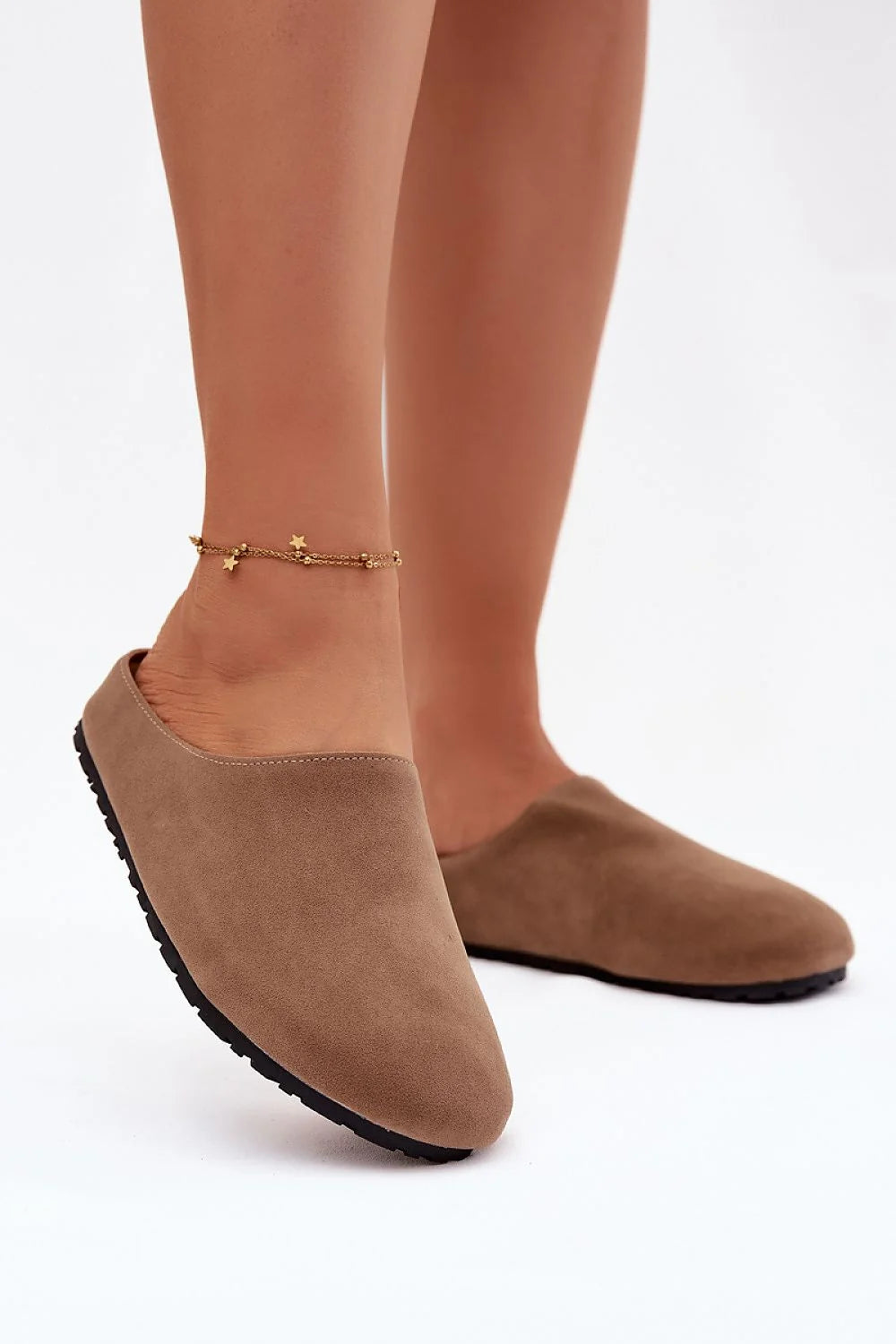 mules femme slipon suédine écologique taupe daim synthétique bout rond dos ouvert semelle épaisse crantée antidérapante intérieure profilée confort minimaliste