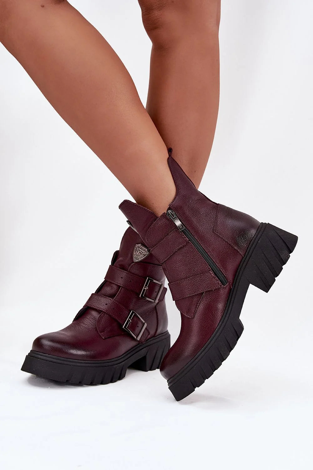 bottines femme cuir grainé bordeaux cheville semelle platform épaisse crantée noire double brides réglables boucles métal anthracite fermeture zippée latérale